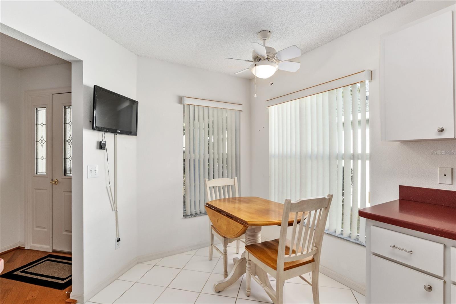 ON TOP OF THE WORLD - Residential