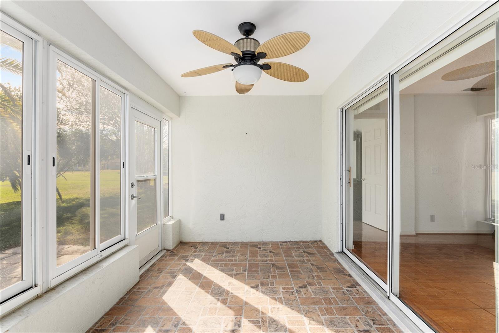 ON TOP OF THE WORLD - Residential