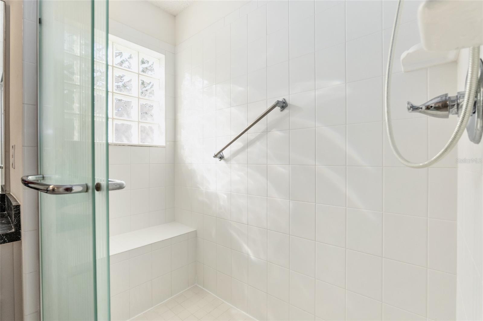 ON TOP OF THE WORLD - Residential