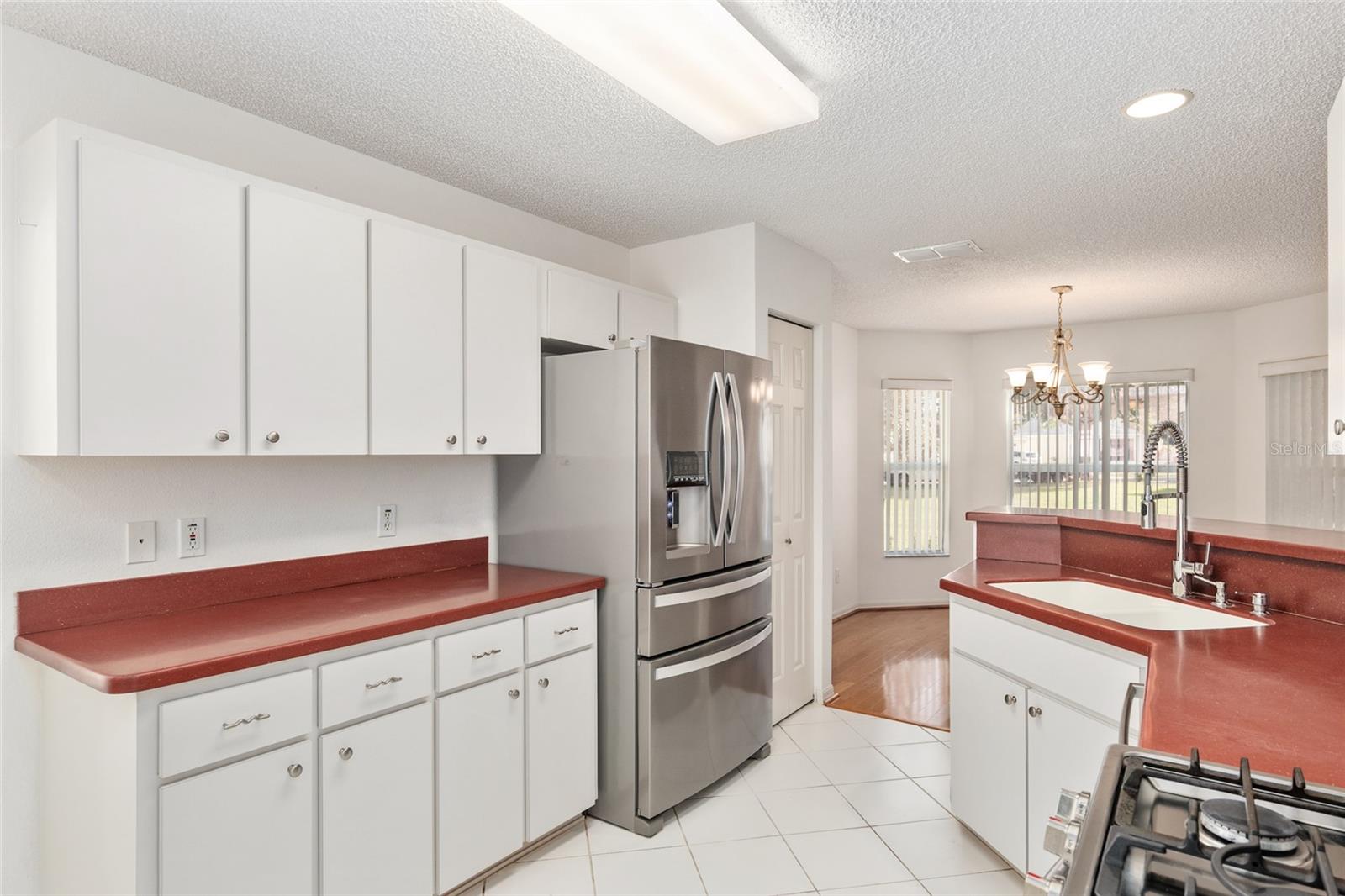 ON TOP OF THE WORLD - Residential