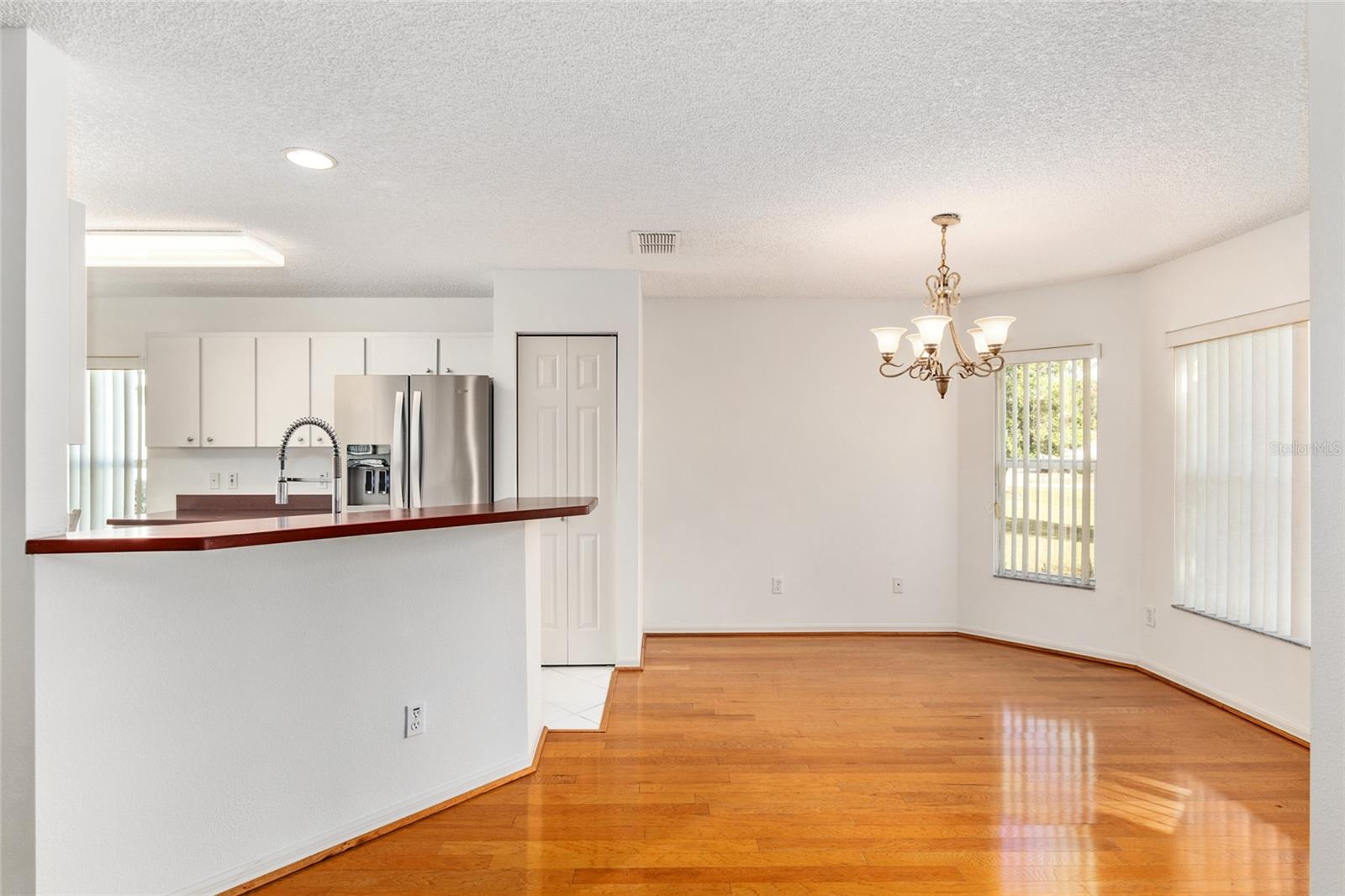 ON TOP OF THE WORLD - Residential