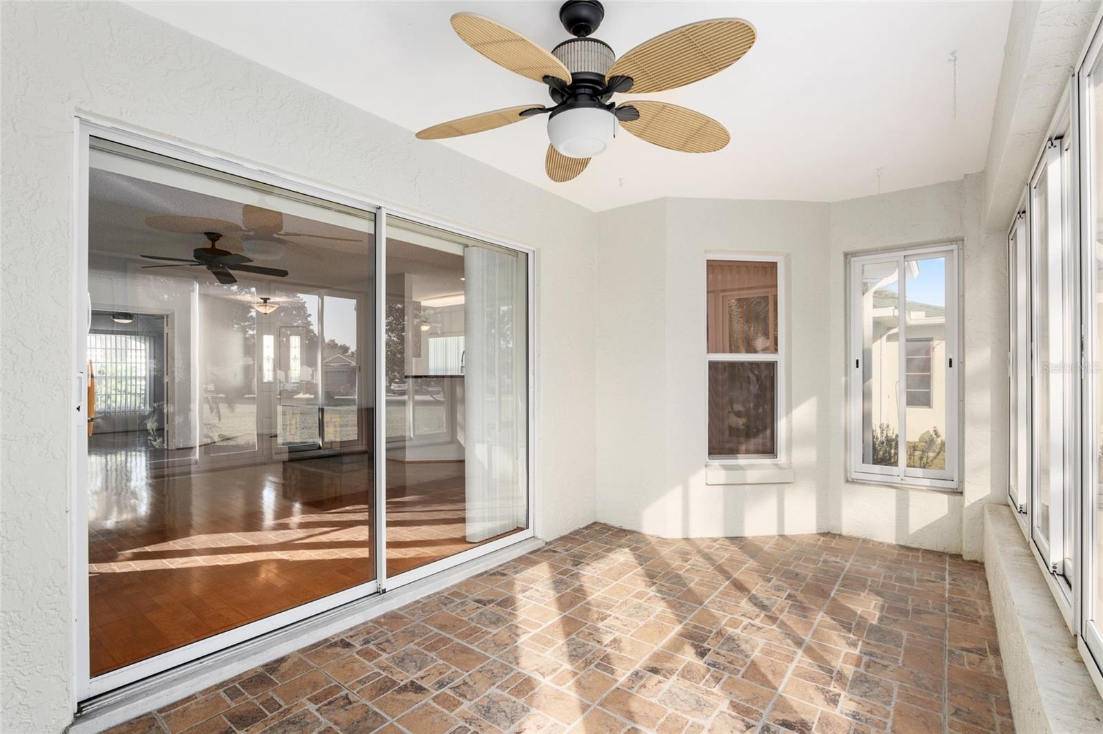 ON TOP OF THE WORLD - Residential