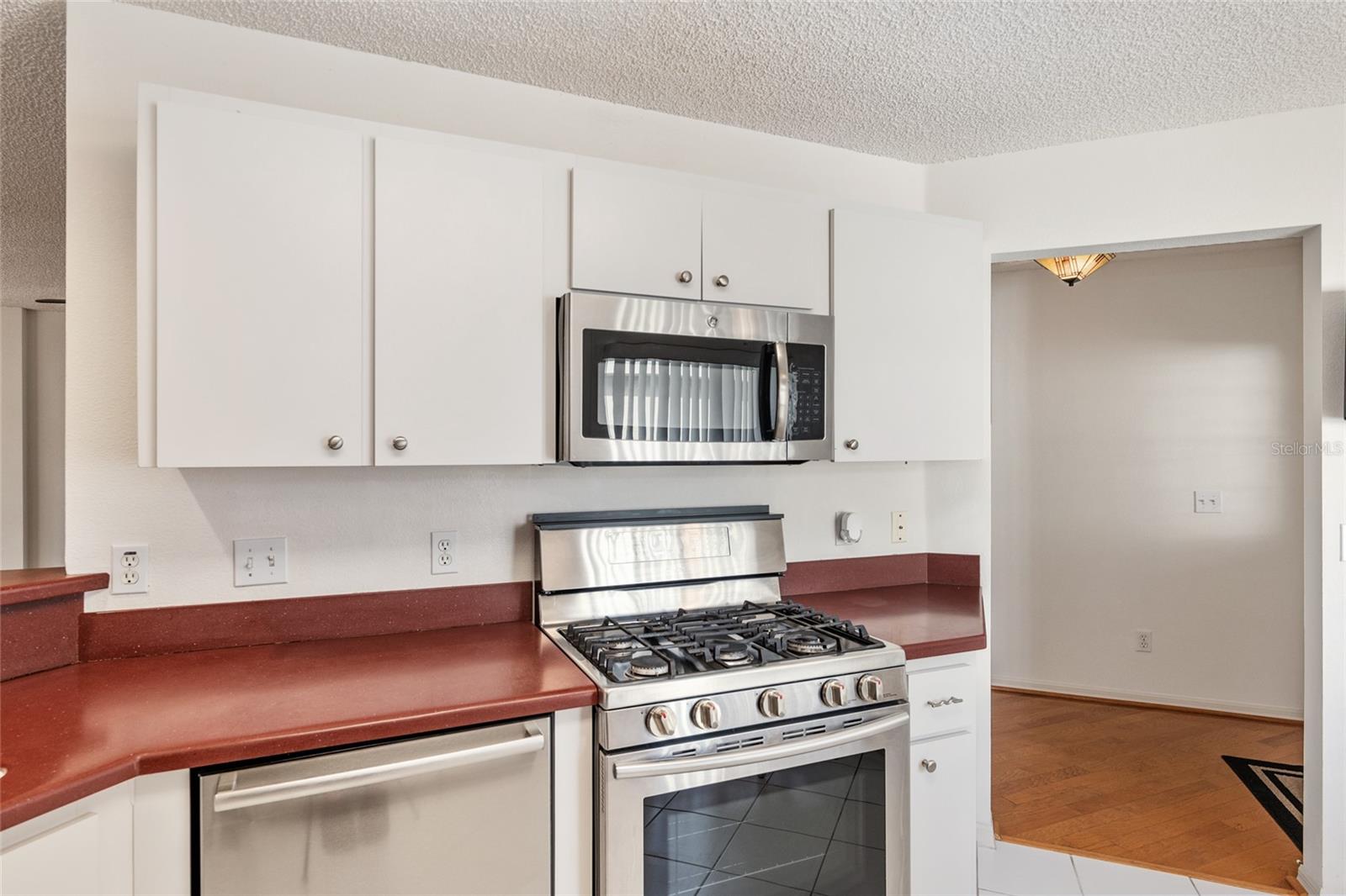 ON TOP OF THE WORLD - Residential