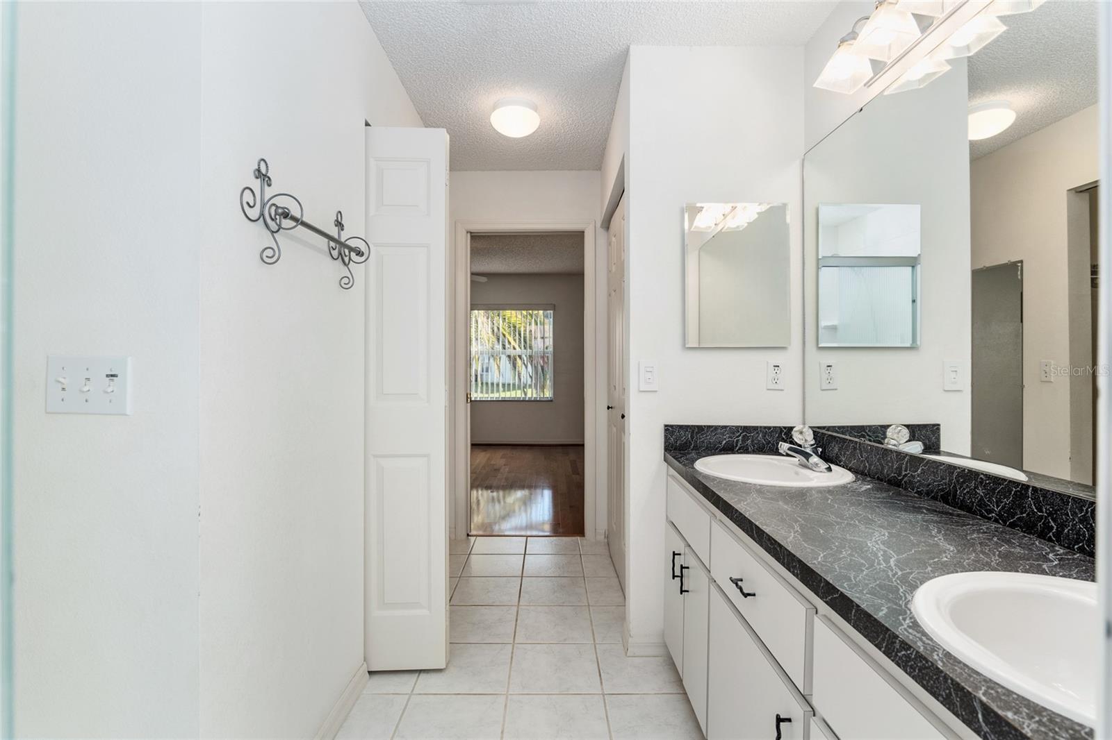 ON TOP OF THE WORLD - Residential