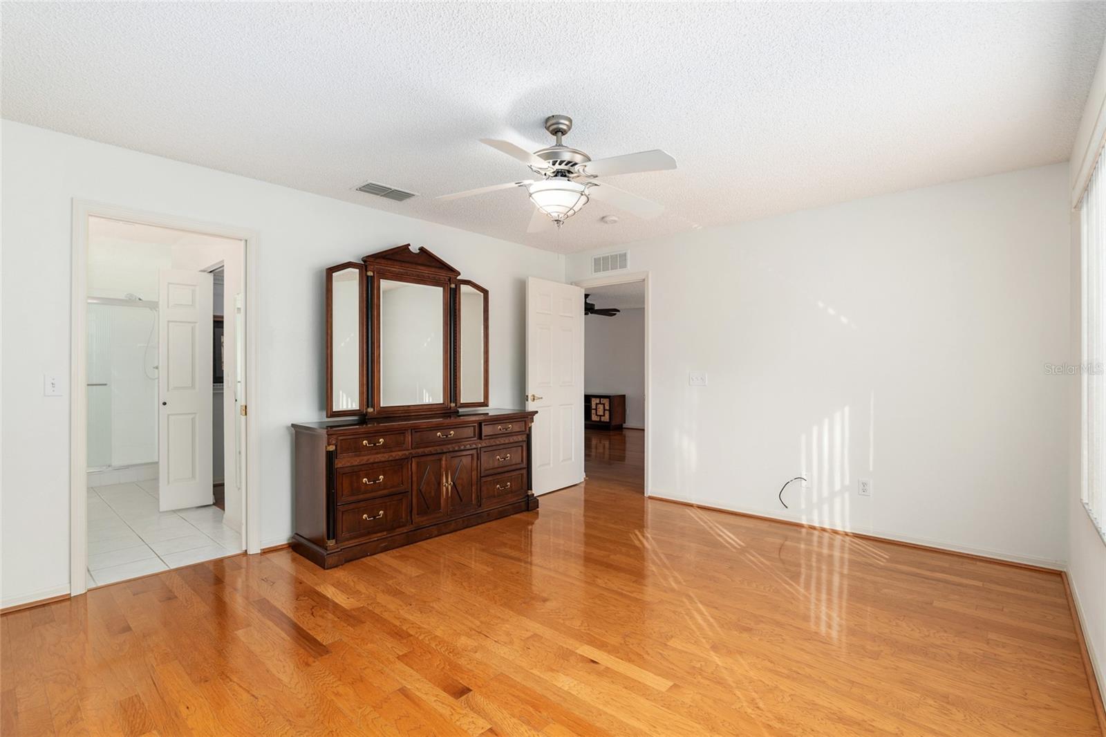 ON TOP OF THE WORLD - Residential