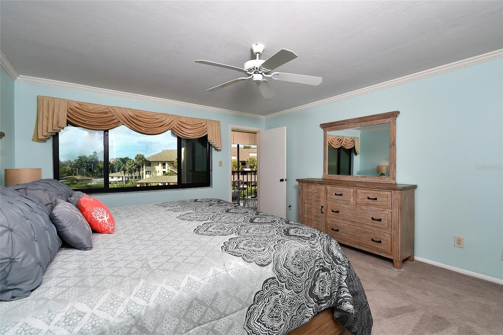 COMMODORE CLUB CONDO - Residential