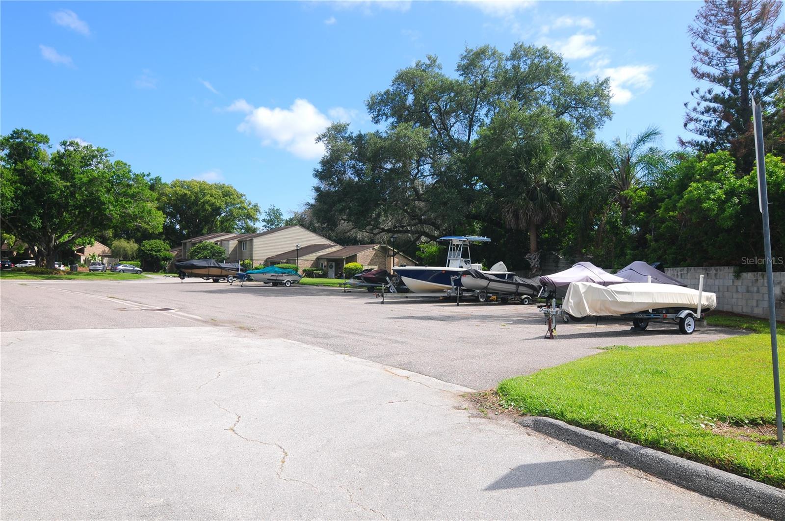 OAK HARBOUR SEC 4 - Residential