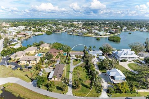 Photo of 107 Louella Lane, Nokomis, FL 34275 (MLS # A4673347)