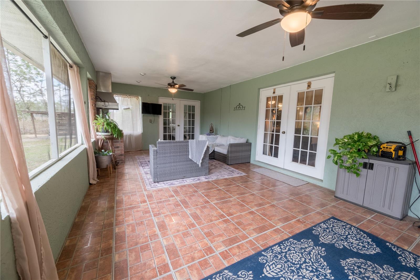 FOX GROVE FARMS - Residential