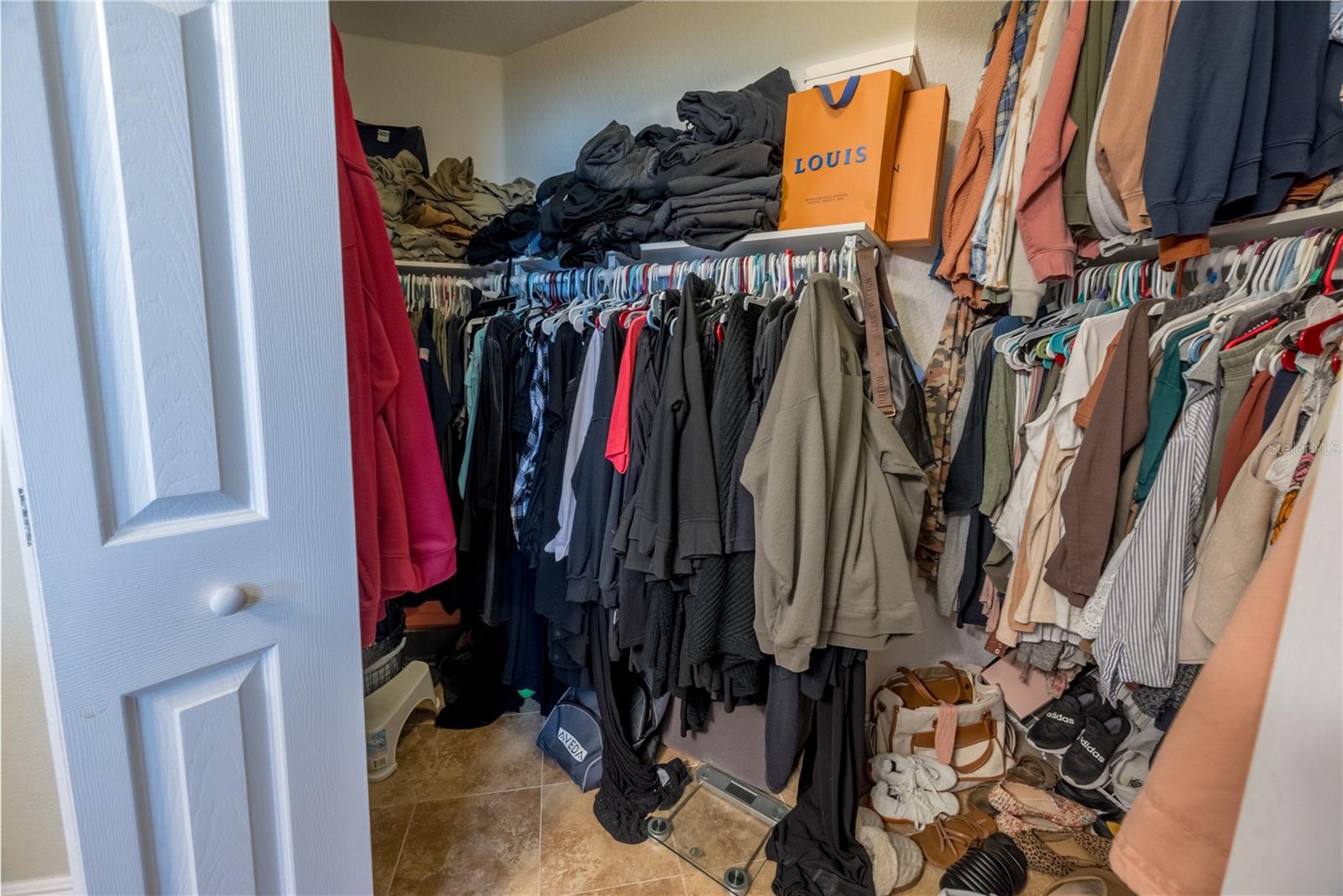 FOX GROVE FARMS - Residential