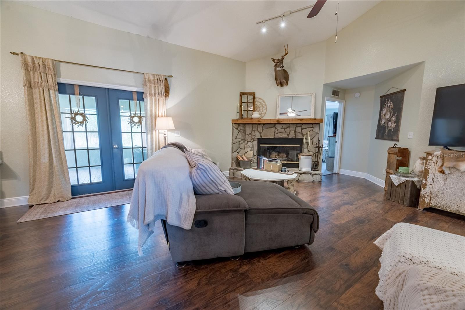 FOX GROVE FARMS - Residential