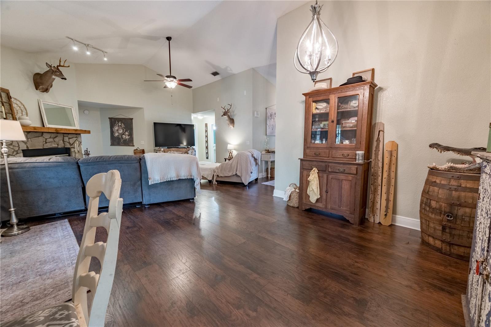 FOX GROVE FARMS - Residential