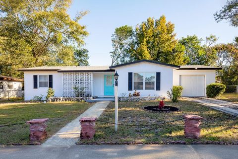 A home in DELTONA