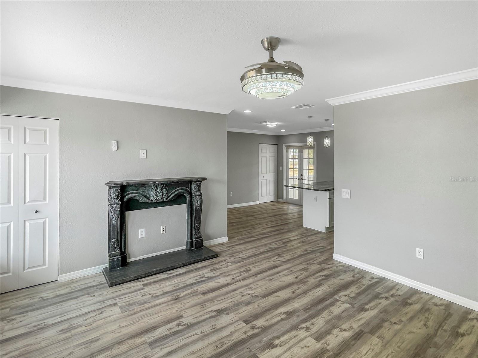 3342 AVANTI CIRCLE