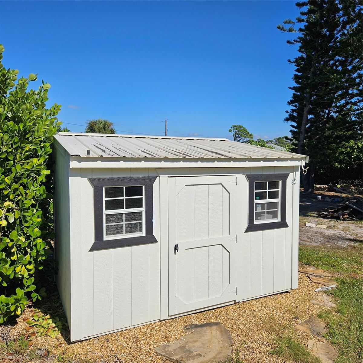 ARTIST ACRES - Residential