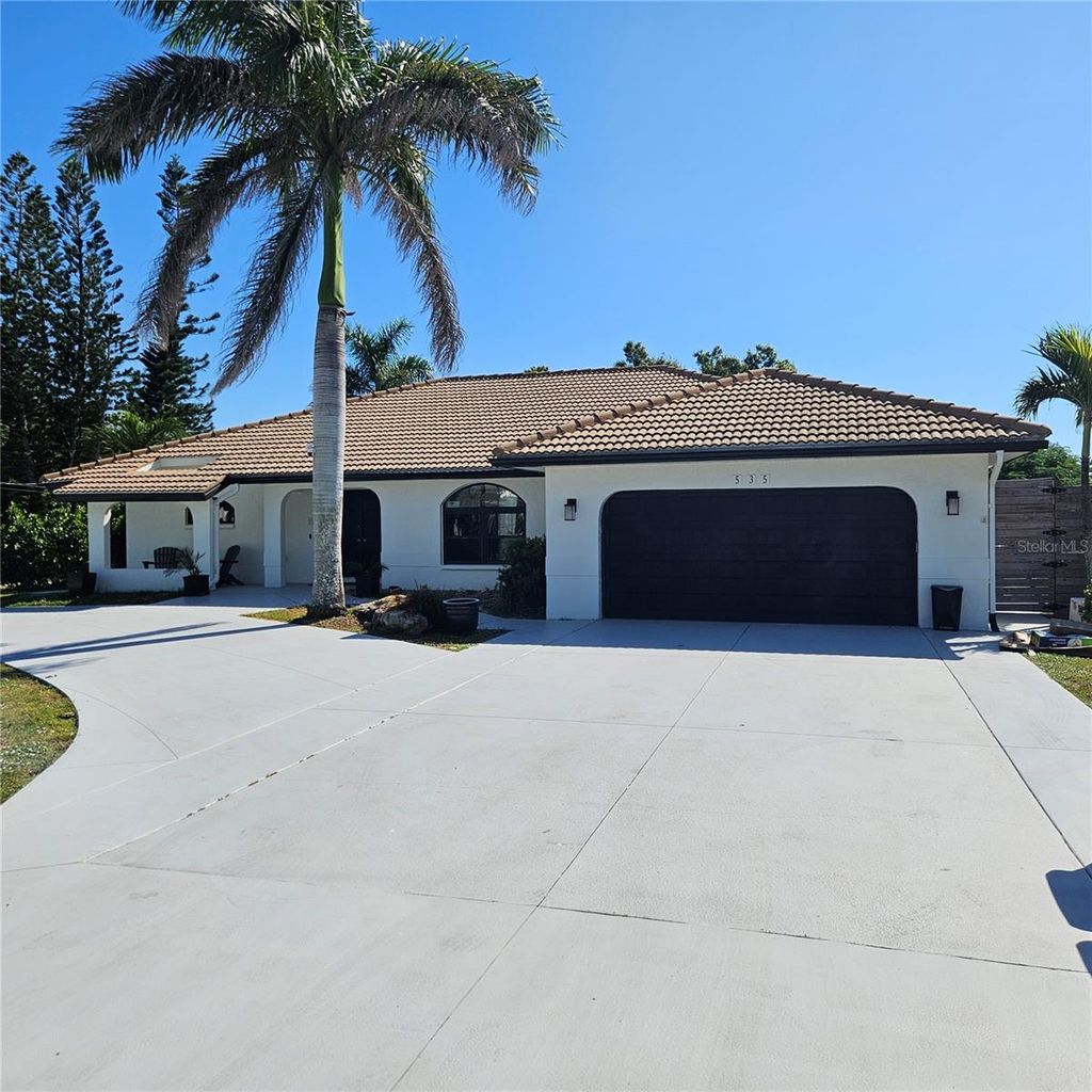 Photo of 535 Viridian Street, Englewood, FL 34223 (MLS # C7517010)