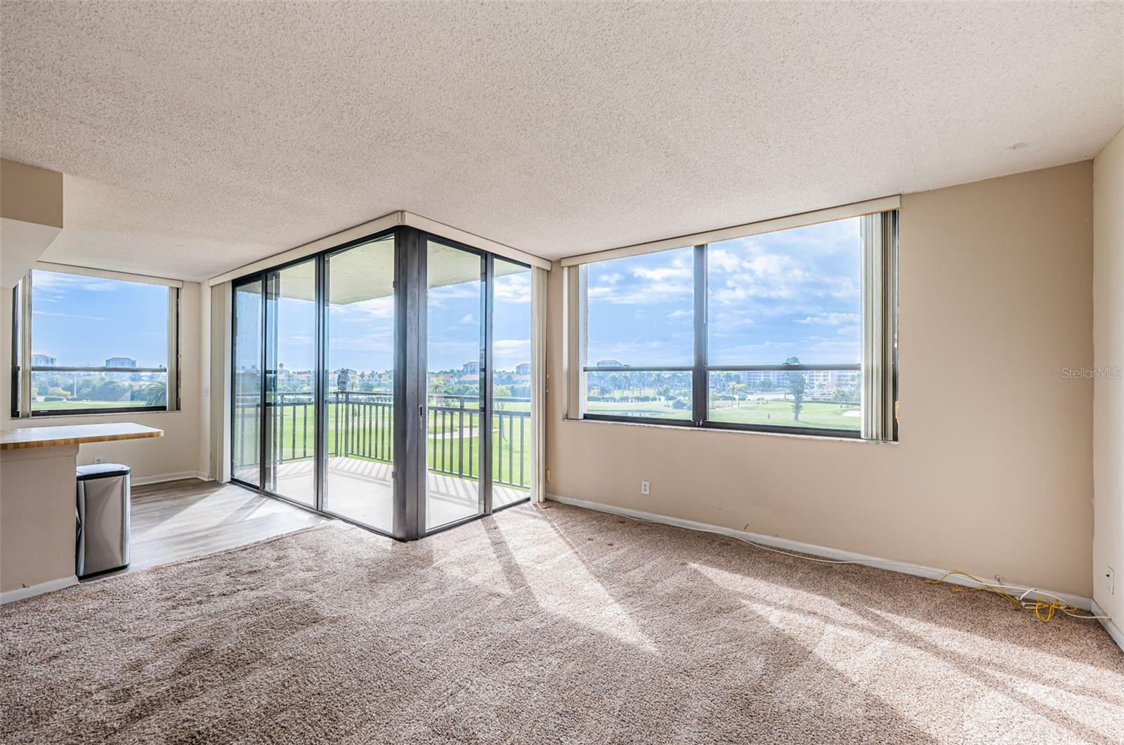 6210 SUN BOULEVARD 408