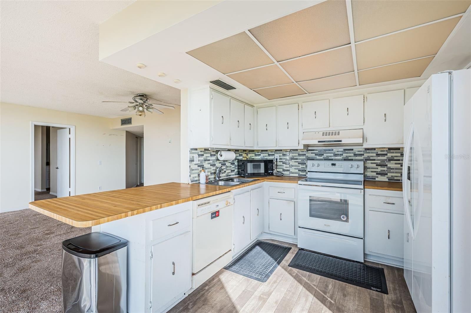 CASA DEL MAR CONDO III - Residential