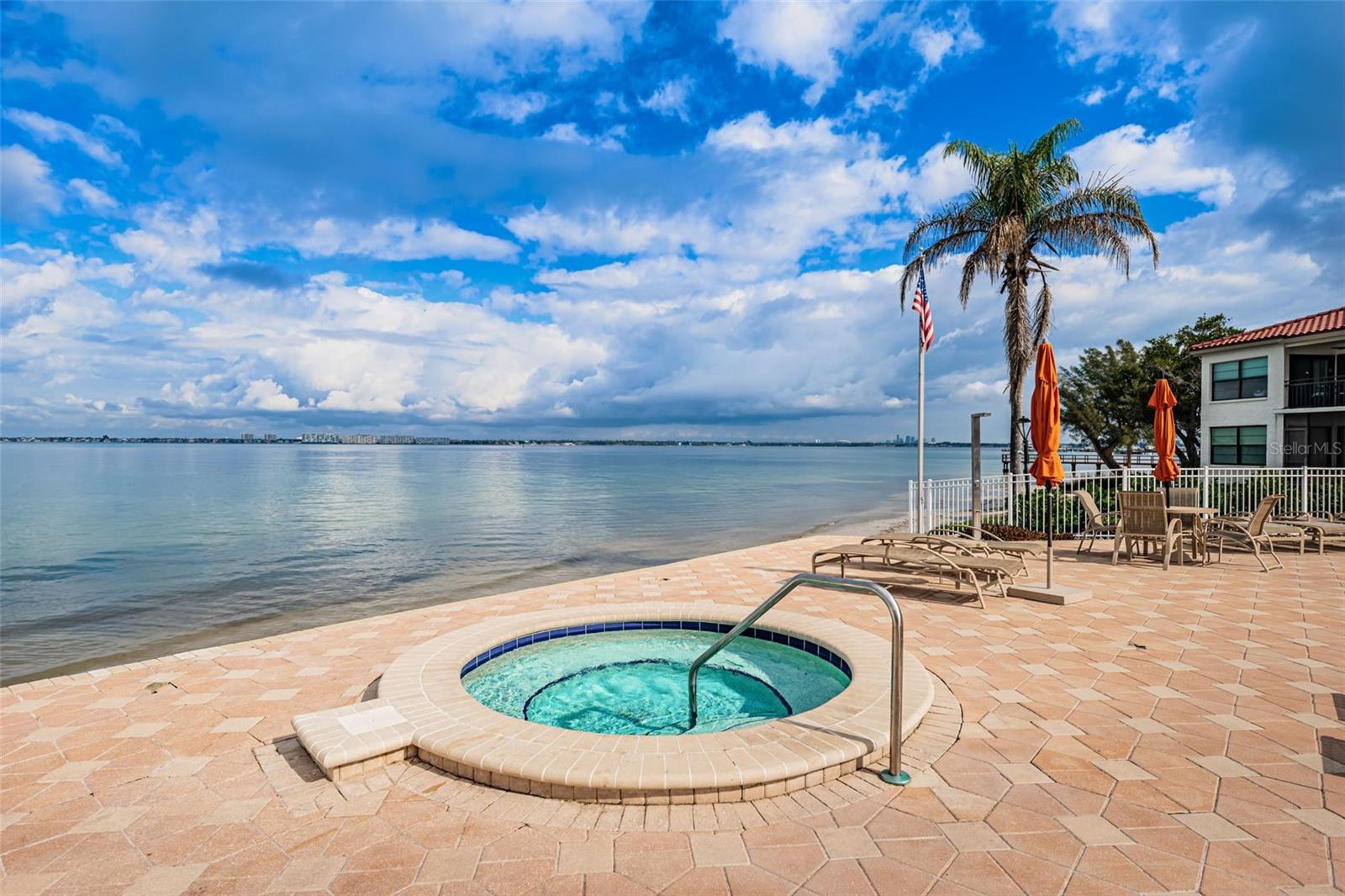 CASA DEL MAR CONDO III - Residential