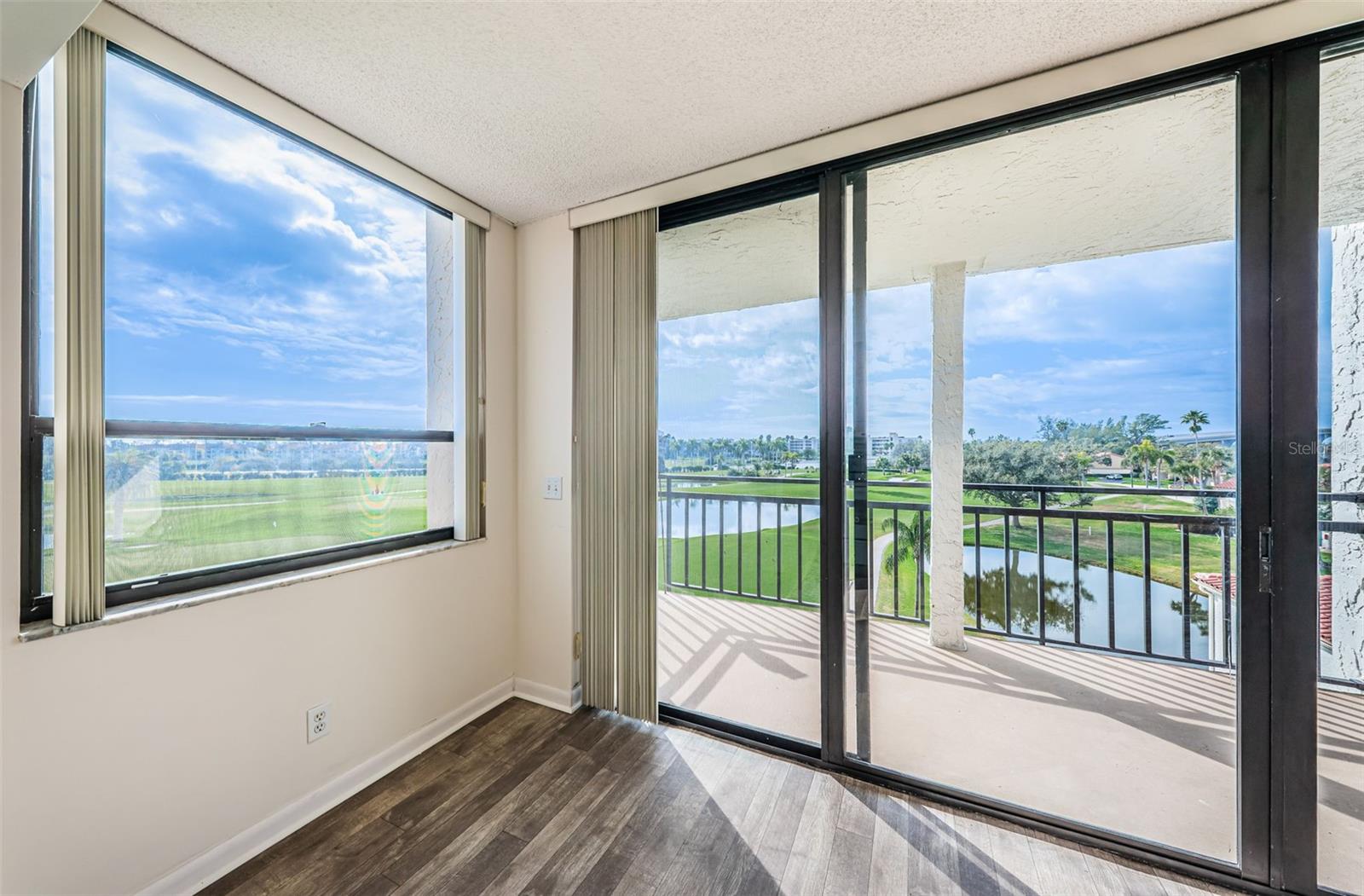 CASA DEL MAR CONDO III - Residential