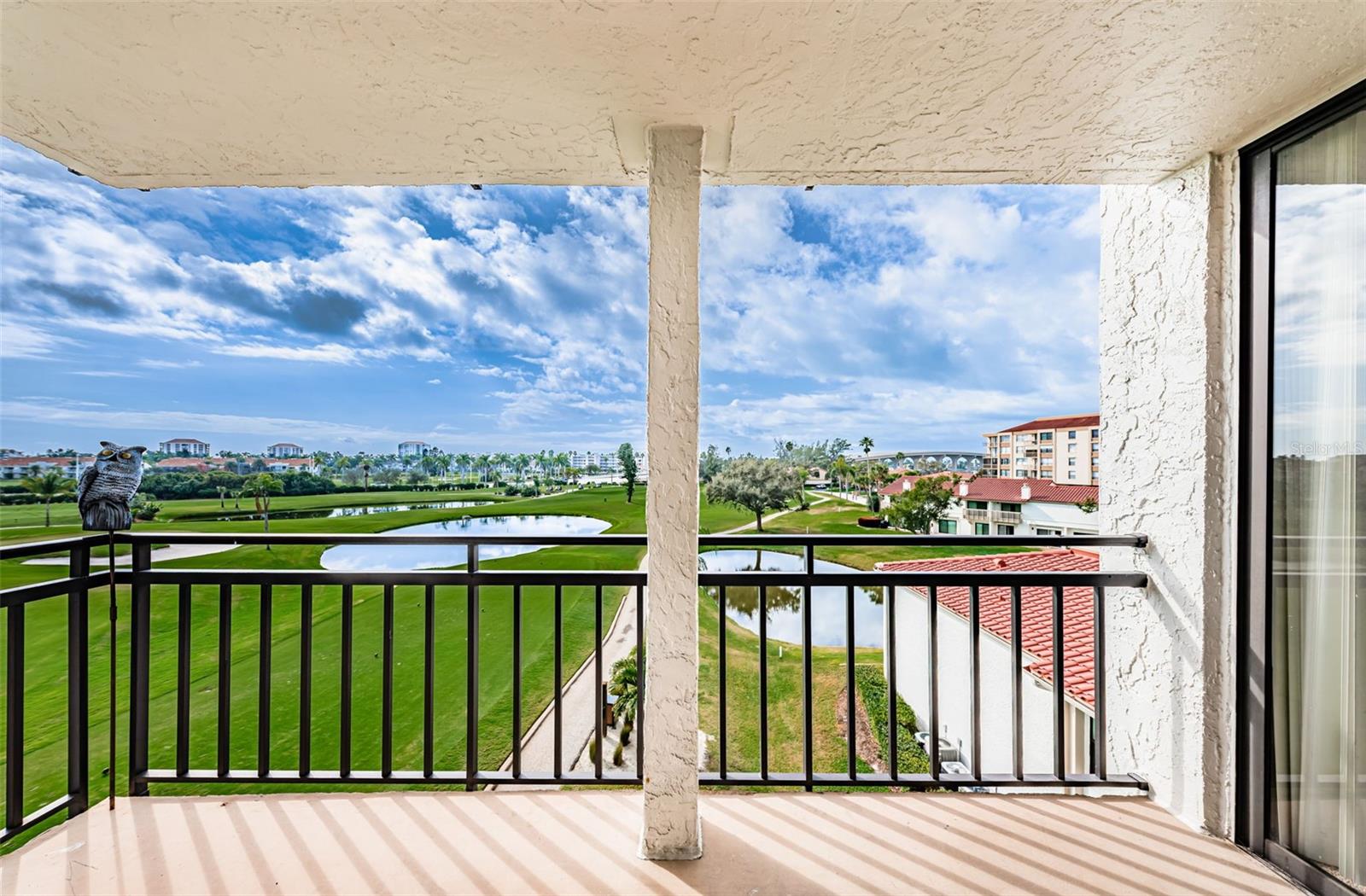 CASA DEL MAR CONDO III - Residential