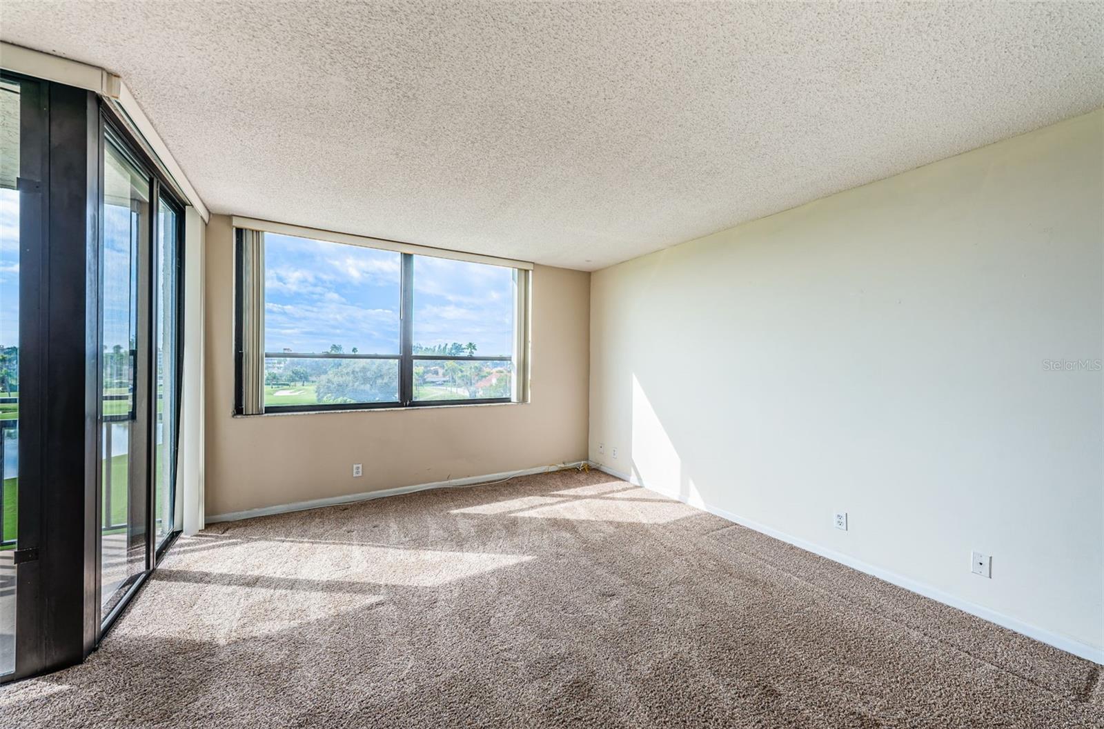 CASA DEL MAR CONDO III - Residential