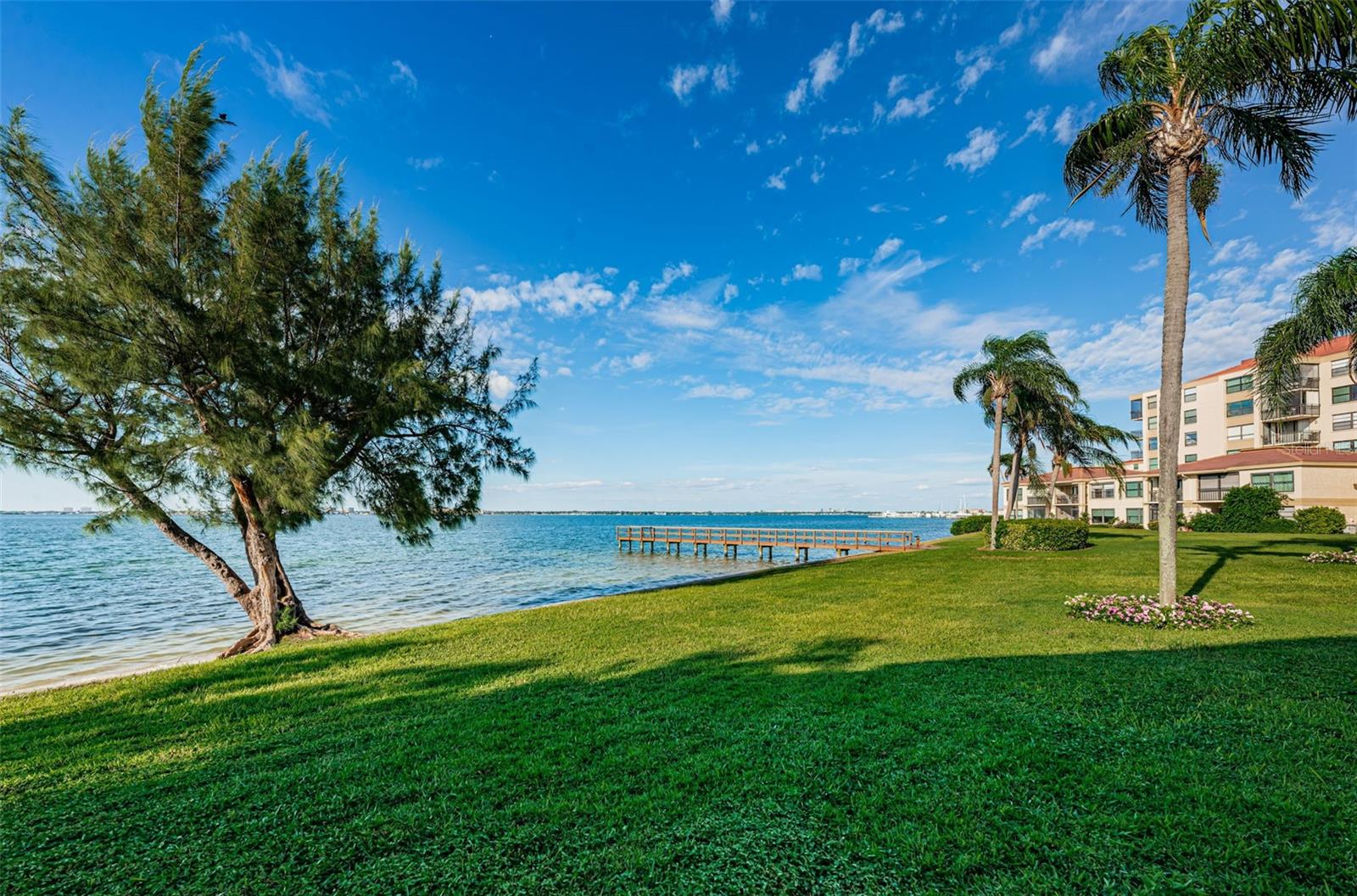 CASA DEL MAR CONDO III - Residential