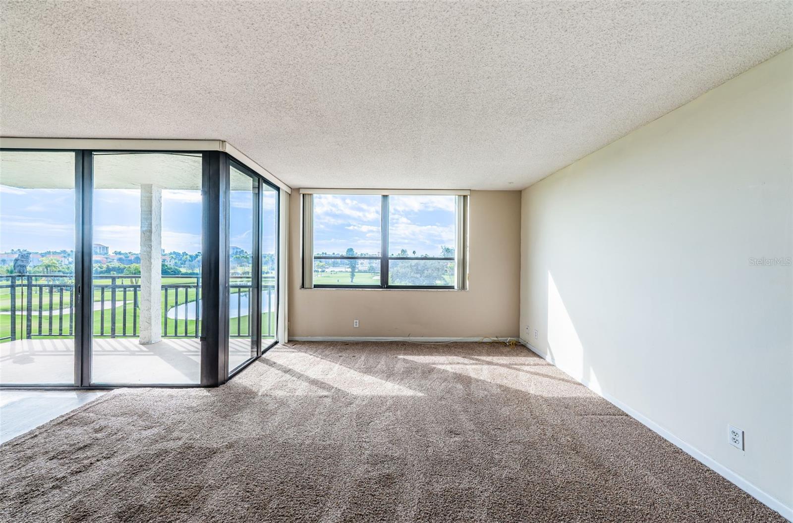 6210 SUN BOULEVARD 408