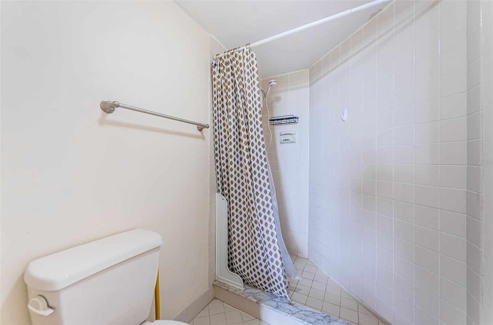 CASA DEL MAR CONDO III - Residential