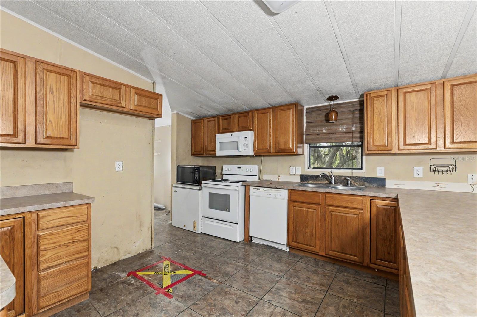 LONG LAKE ACRES - Residential