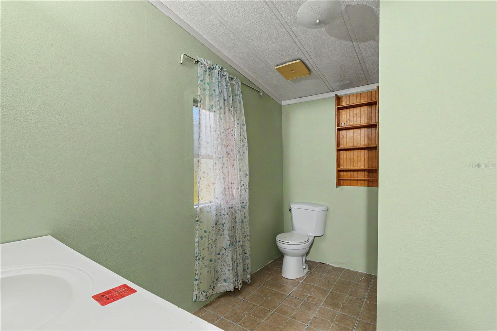 LONG LAKE ACRES - Residential
