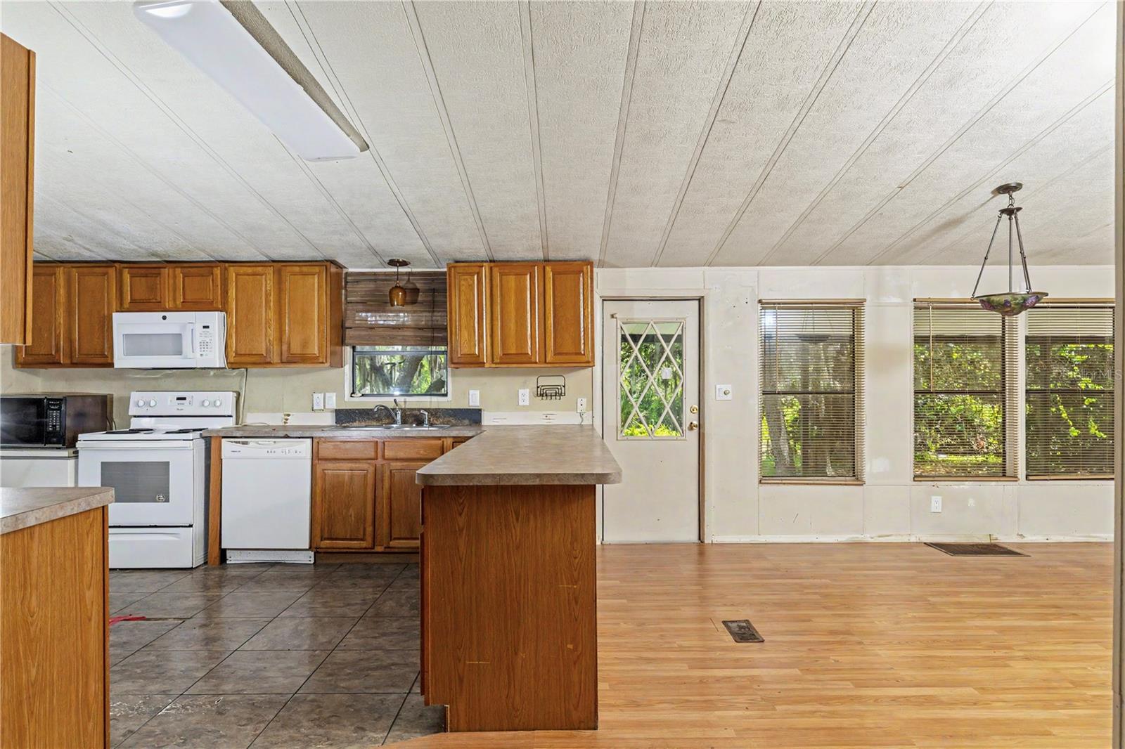 LONG LAKE ACRES - Residential