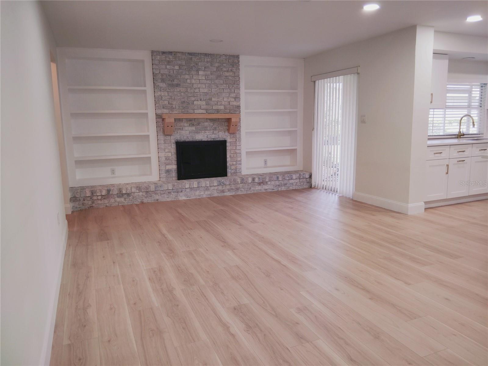 2132 SANDPIPER DRIVE