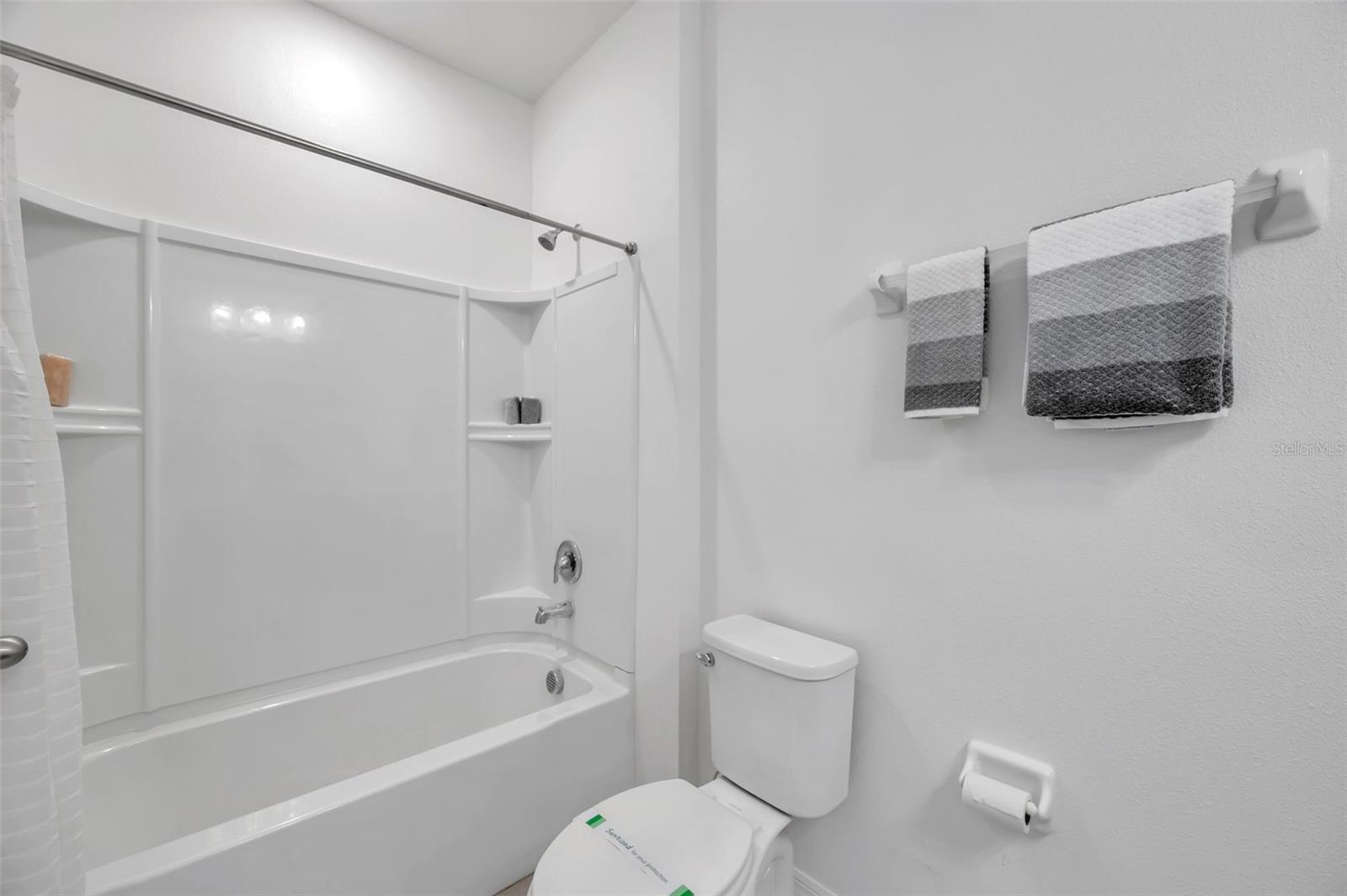 FISHHAWK RANCH WEST TWNHMS - Residential