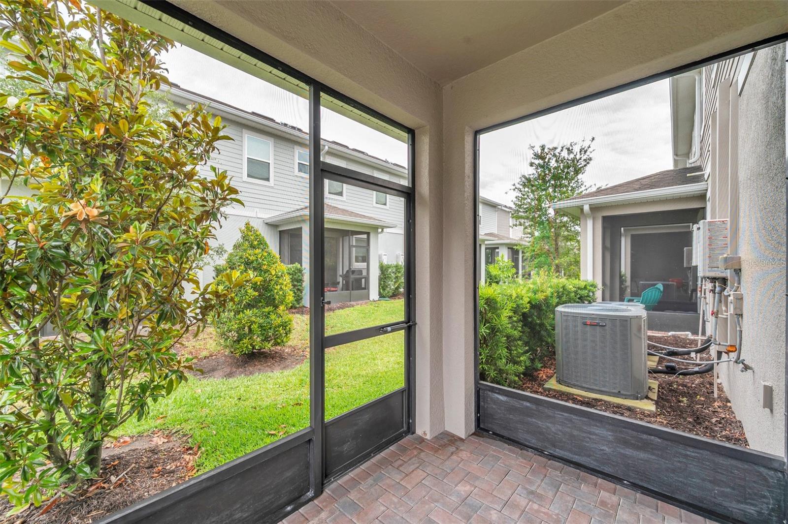 FISHHAWK RANCH WEST TWNHMS - Residential