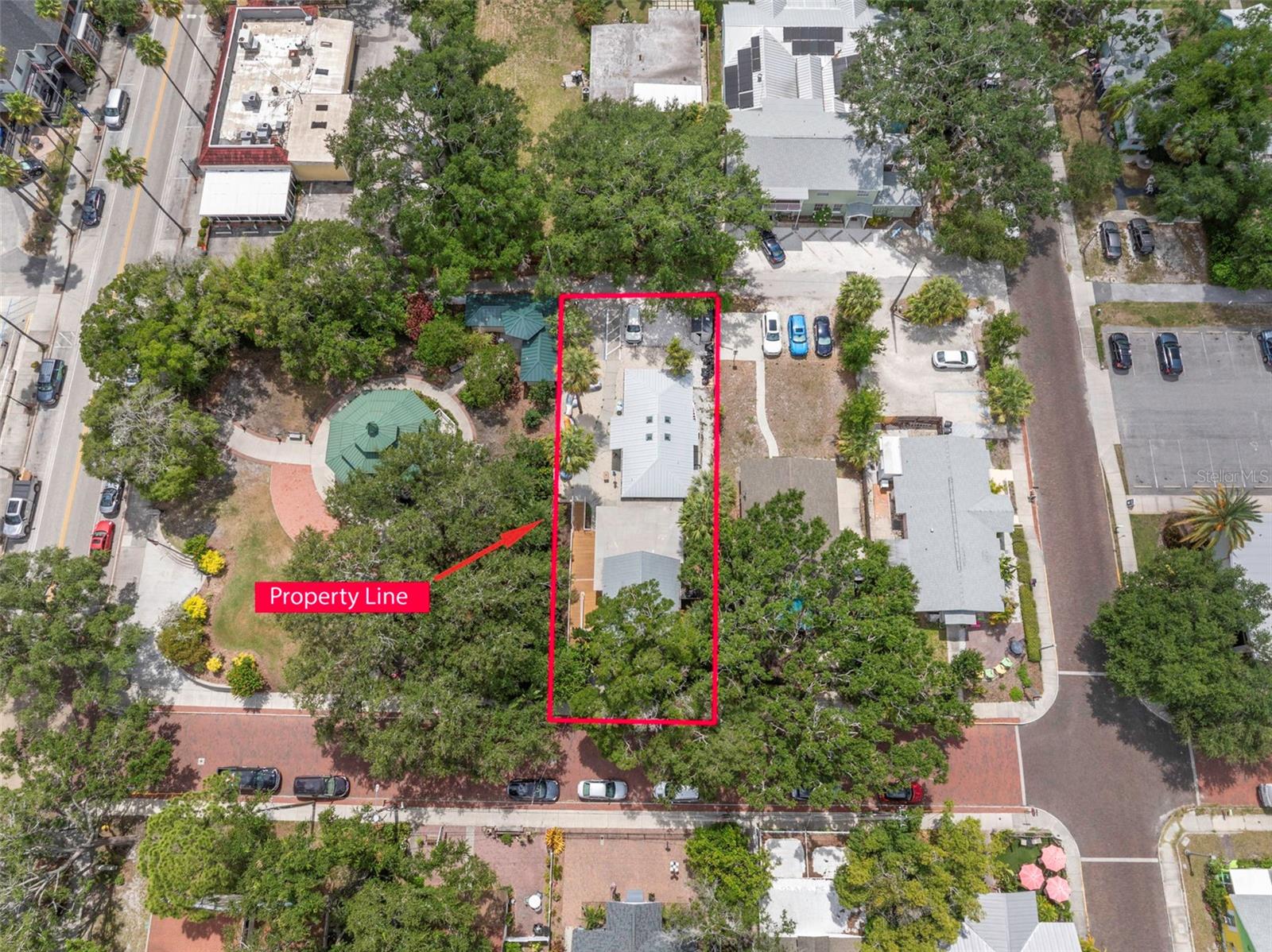135 4TH AVENUE N