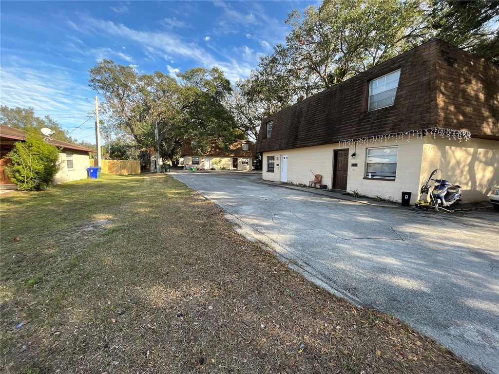 Photo of 2228 Brandy Place, Lakeland, FL 33803 (MLS # L4950349)