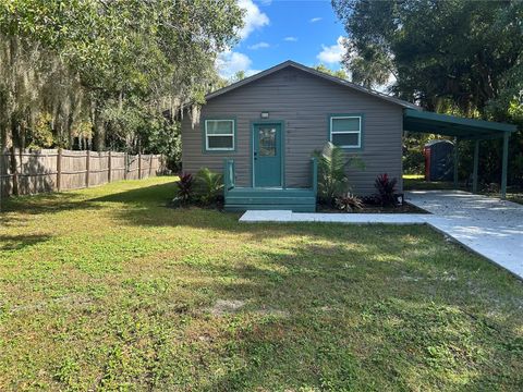 1811 W ALEXANDER AVENUE SANFORD FL 32771
