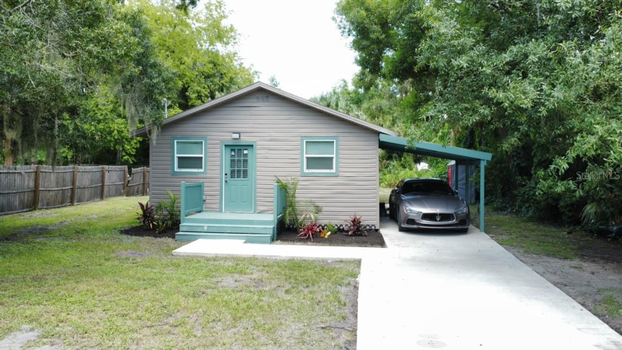 Nicely remodeled home on a very quiet street, featuring brand new windows, freshly painted interior and exterior, new 42-inch kitchen cabinets, and granite countertops. Perfect for first-time homebuyers! Conveniently located near major highways, Sanford Airport, and just minutes from Downtown Sanford. Great investment property opportunity—owner is highly motivated! A Must see