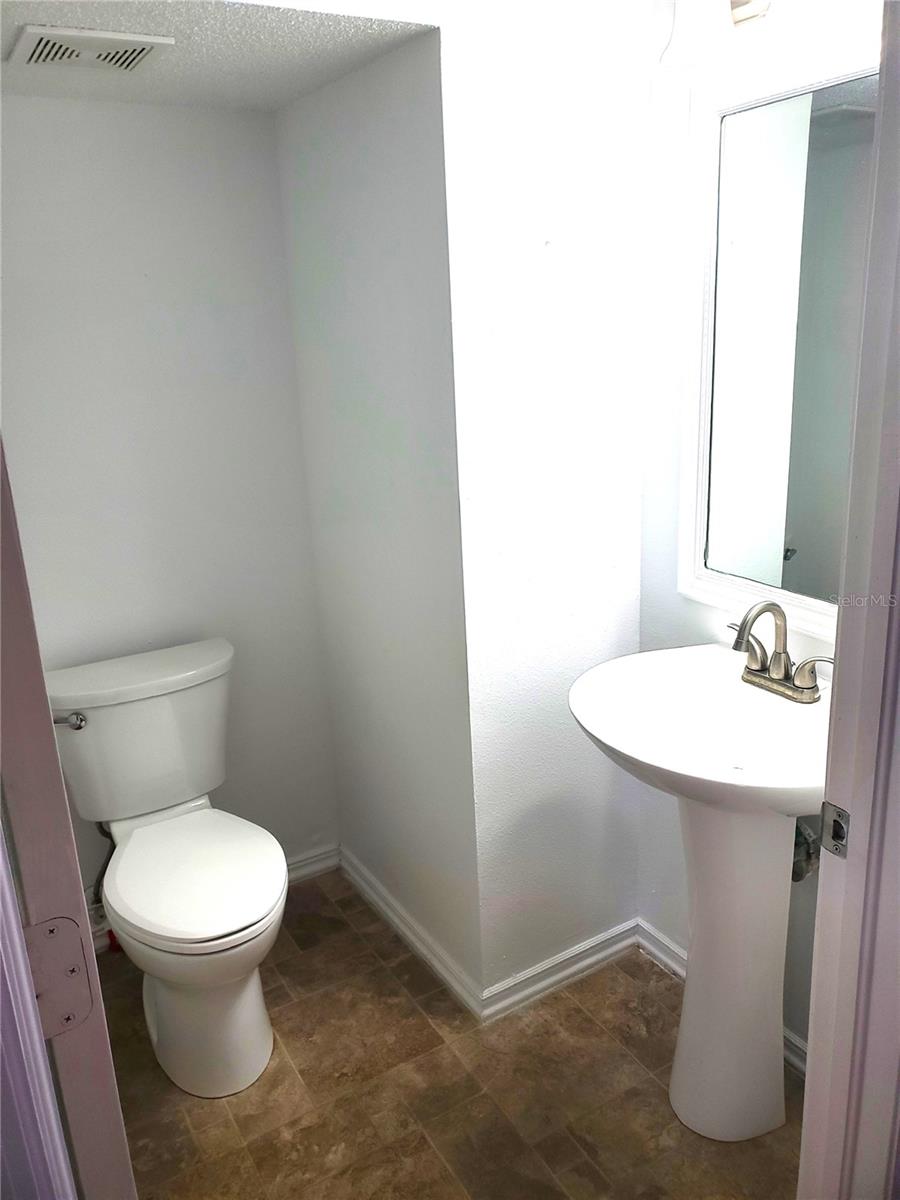 MEADOW POINTE PRCL 16 - Residential Lease