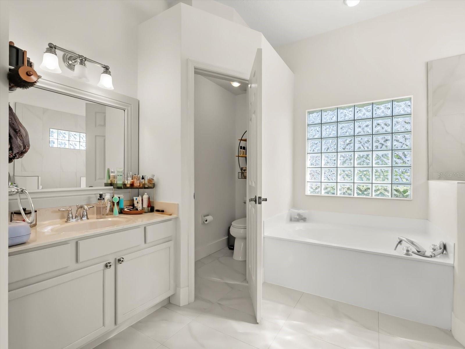 HAMPTON ESTATES - Residential