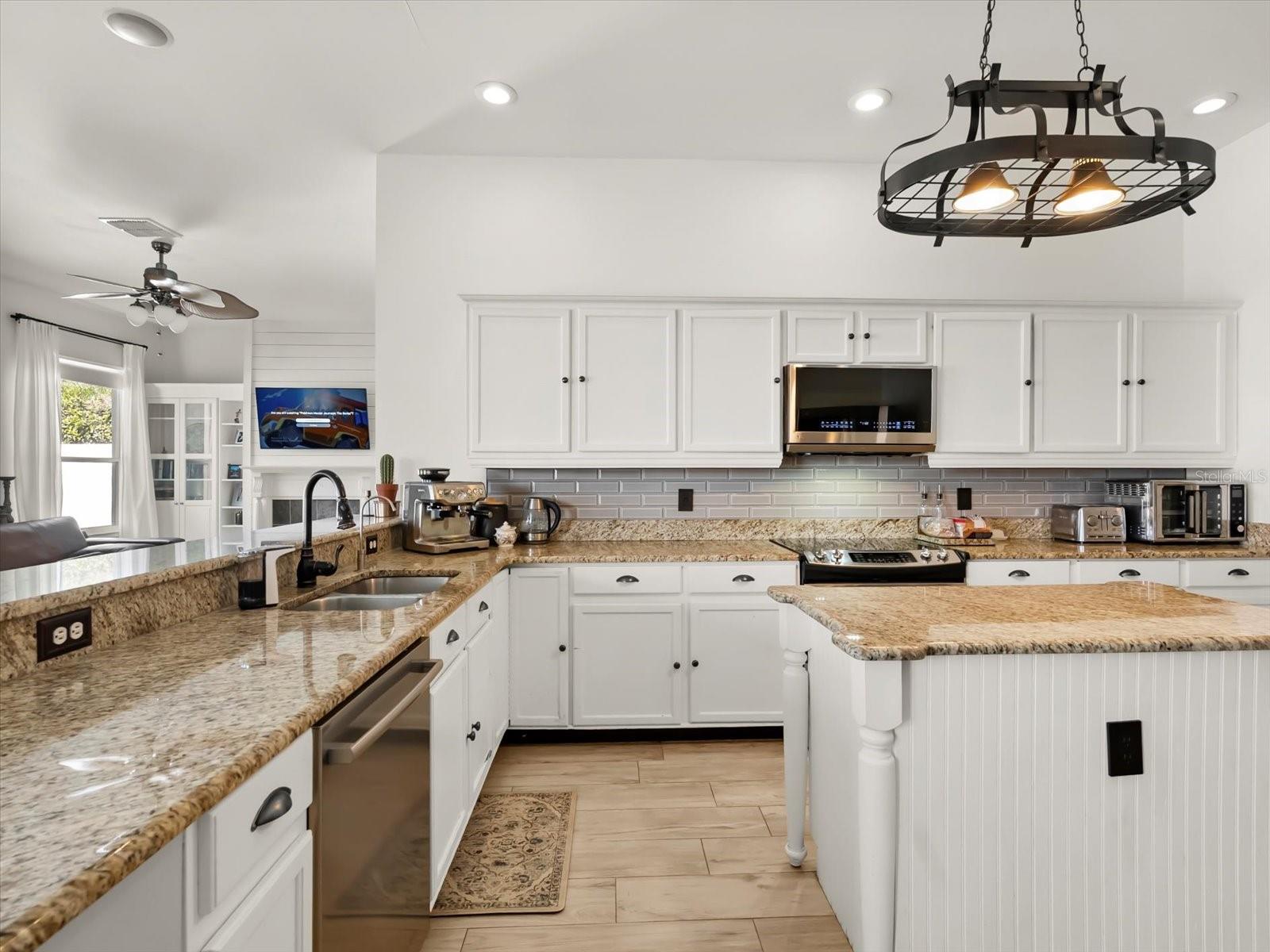 HAMPTON ESTATES - Residential