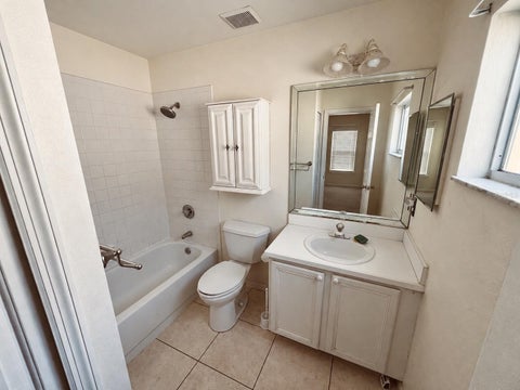 Tiny photo for 4812 Heron Run Circle, Leesburg, FL 34748 (MLS # G5119507)