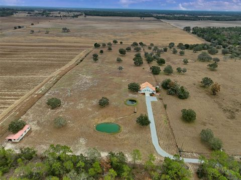 A home in DUNNELLON