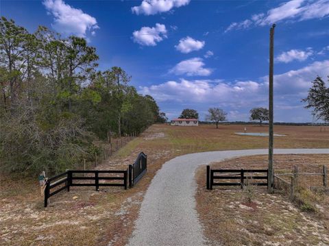 A home in DUNNELLON