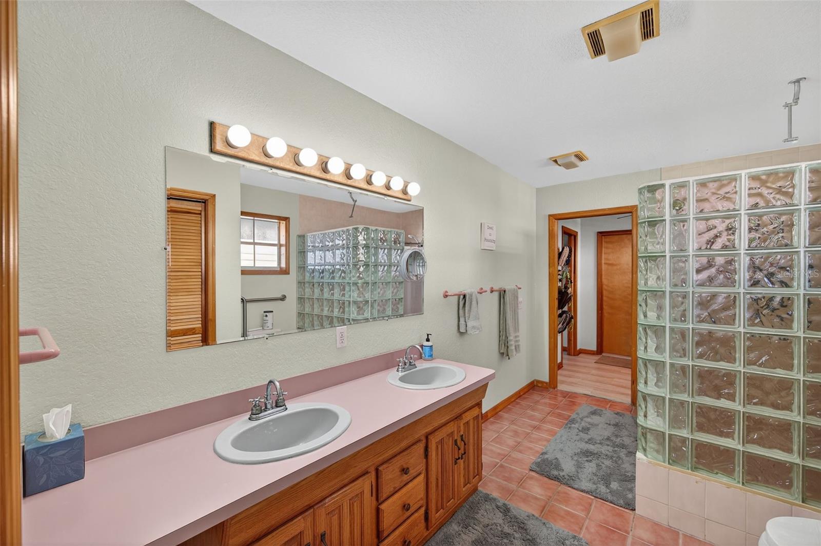 FAIRVIEW - Residential