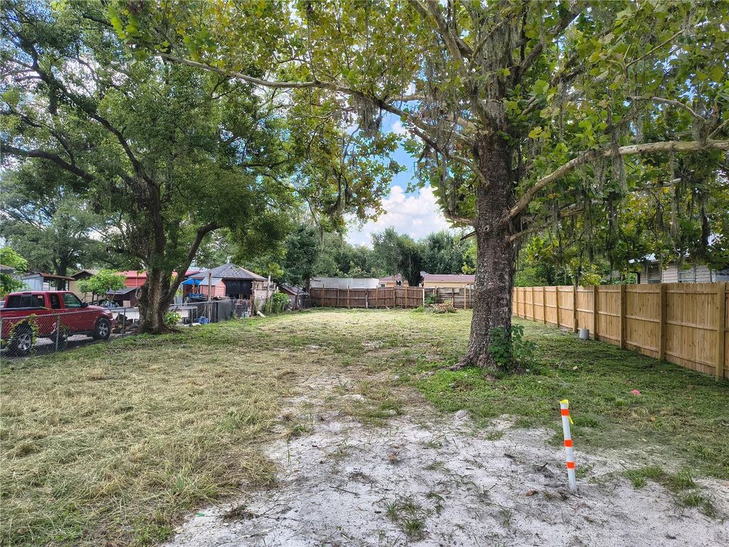 Photo of 608 Ruth Street, Plant City, FL 33563 (MLS # TB8404005)