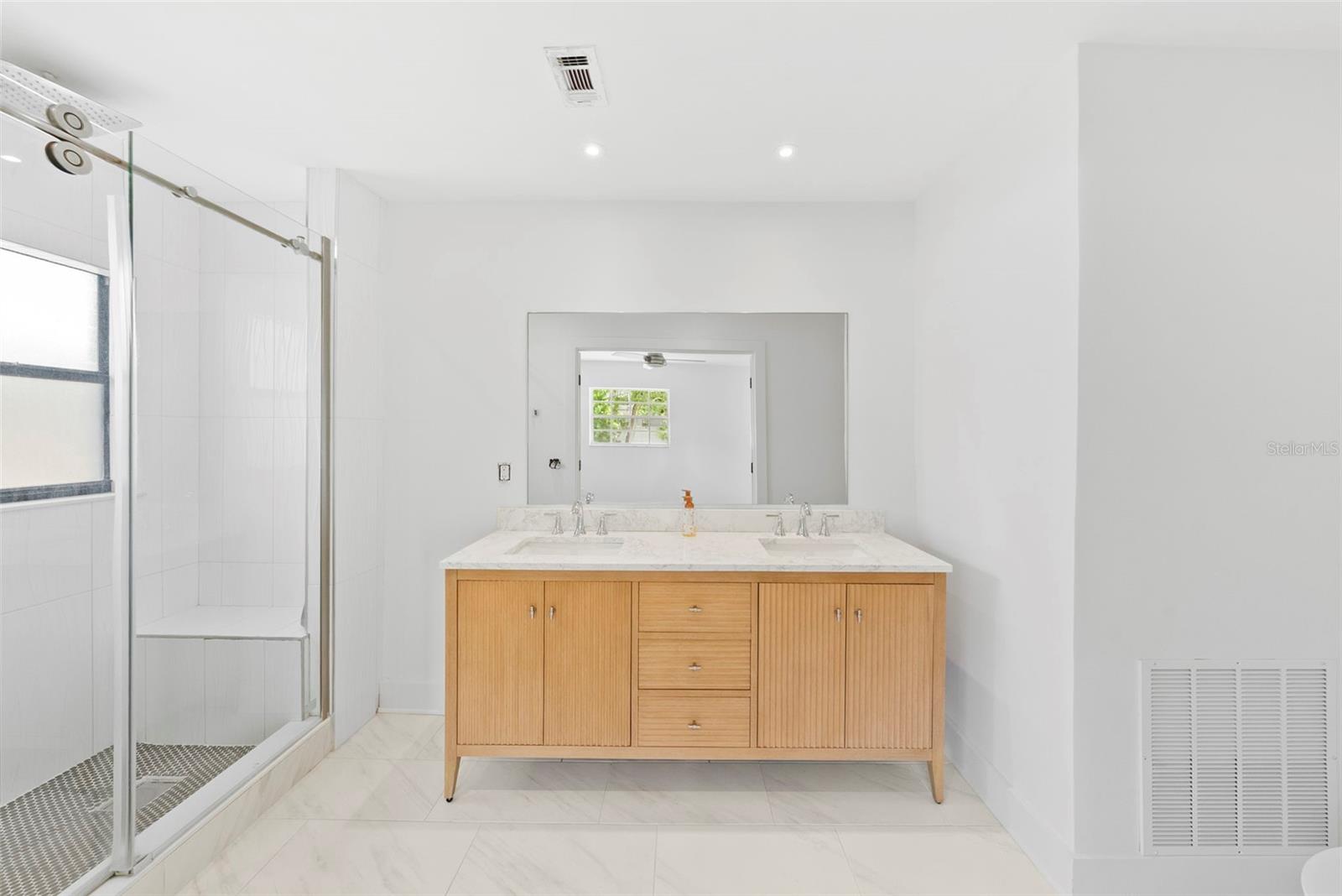 GUERNSEY ESTATES ADD - Residential Lease
