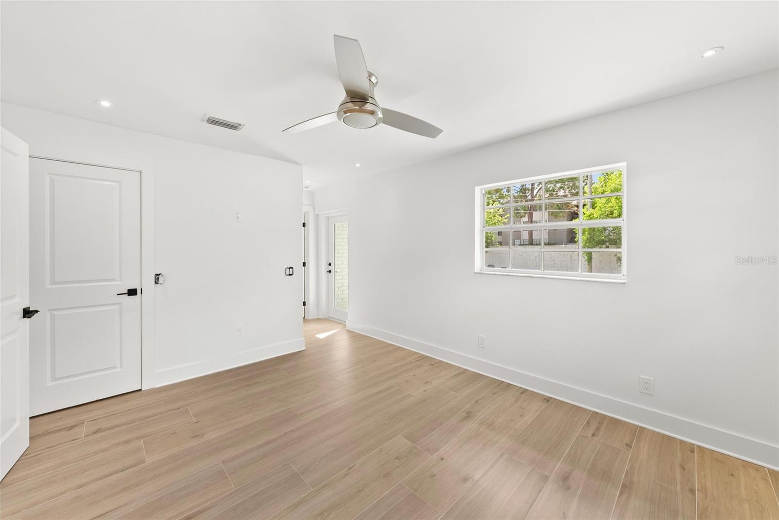 GUERNSEY ESTATES ADD - Residential Lease
