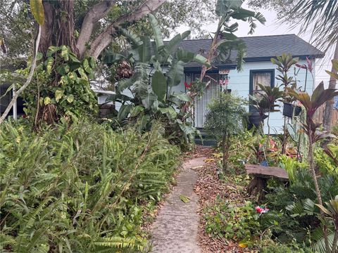 Photo of 2590 18th Avenue N, St Petersburg, FL 33713 (MLS # TB8471079)